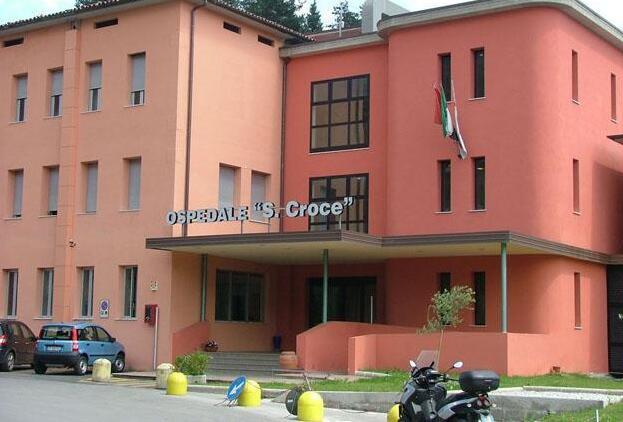 Castelnuovo, tre infermiere aggredite da un paziente in ospedale - Cosa è successo