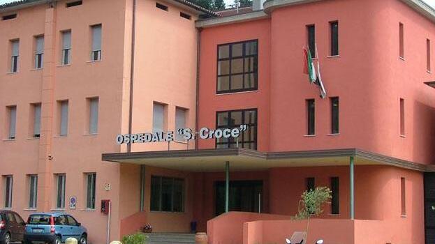 Castelnuovo, tre infermiere aggredite da un paziente in ospedale - Cosa è successo