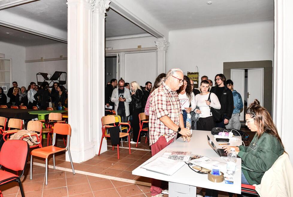 Emily in... Lucca? Forse sì: mercoledì casting Netflix 