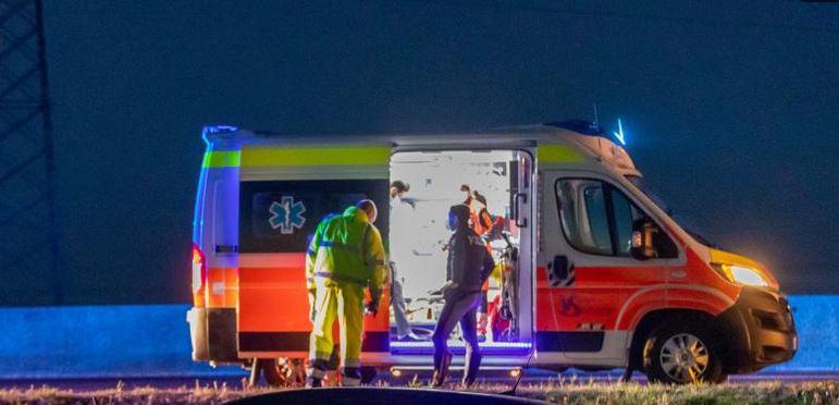 Modena, scontro tra un’auto e un camion per il trasporto latte: tre morti