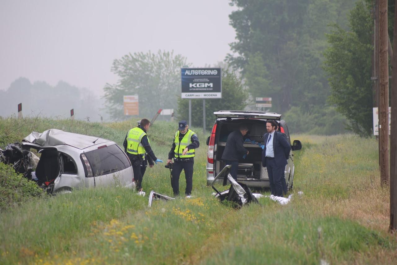 Tragico frontale a Cittanova: tre morti e due feriti gravi