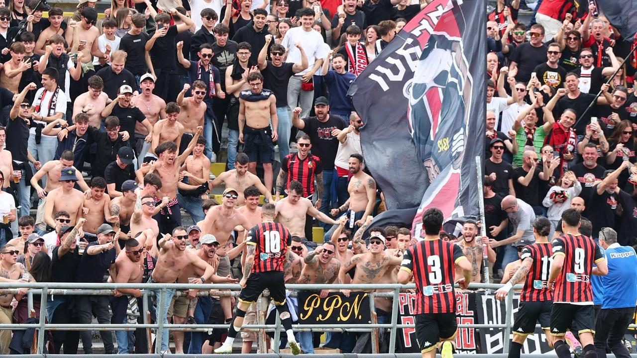 Lucchese, è qui la festa: vittoria sul Perignano e promozione in D. Chi sono i principali artefici del trionfo – Video