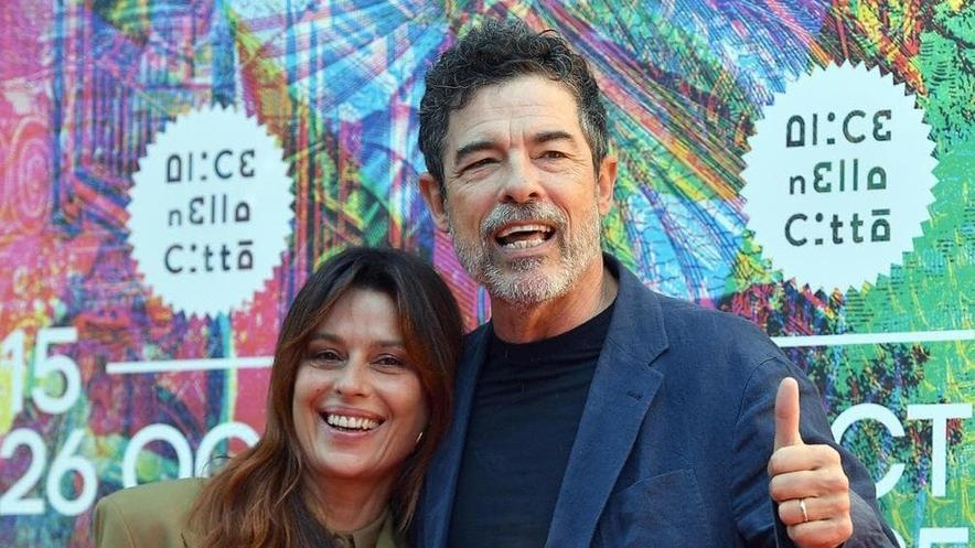 Claudia Pandolfi e Alessandro Gassmann, i due protagonisti de “Il sospetto”: la serie sarà girata a Viareggio dal 20 aprile