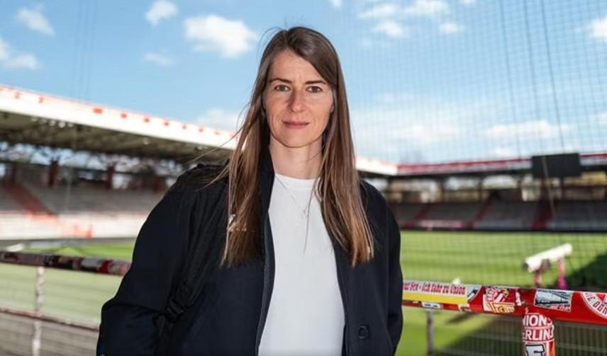 Scelta storica dell’Union Berlino, fuori Steffen Baumgart entra Marie Louis-Eta: è la prima donna ad allenare in Bundesliga