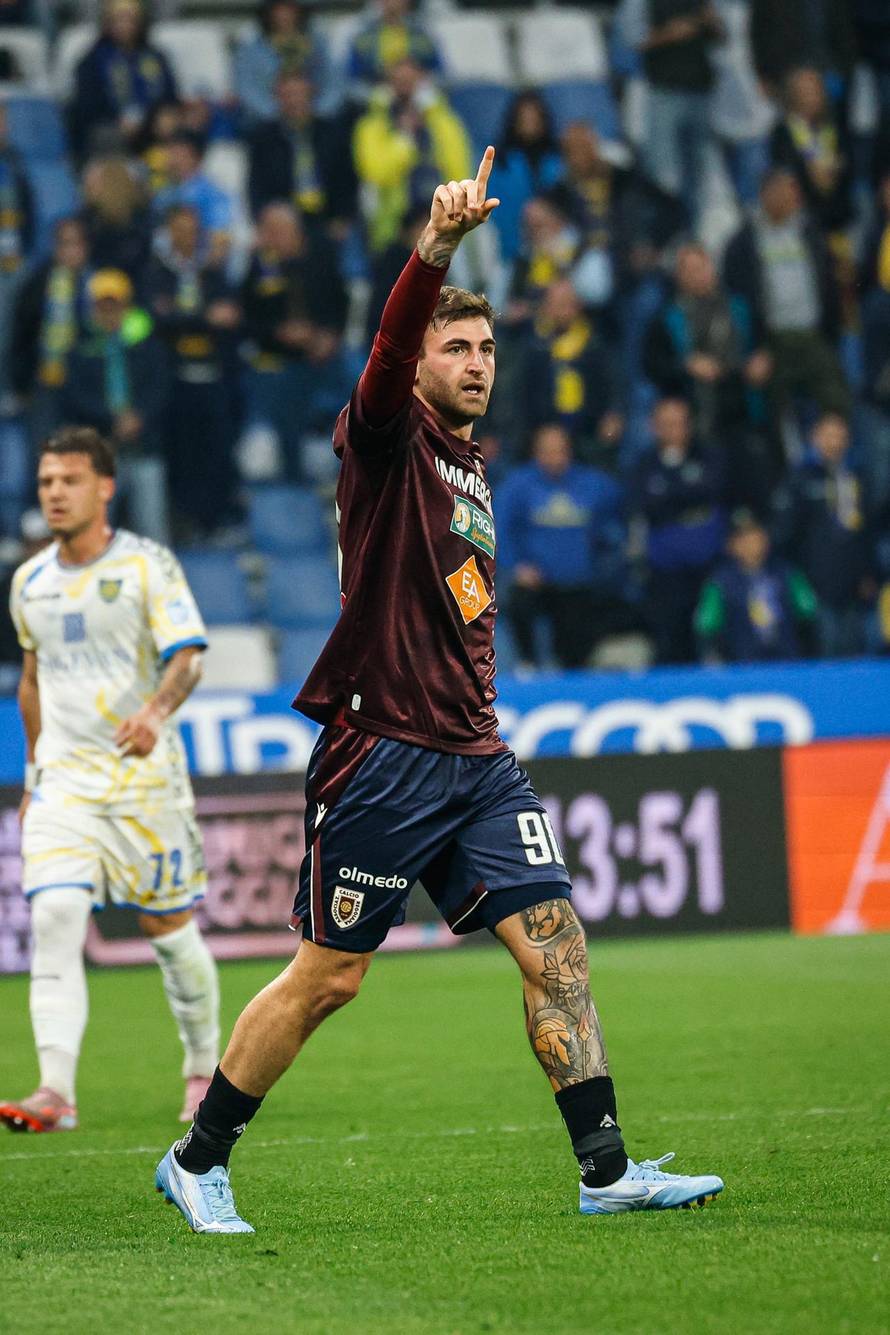 La Reggiana supera la Carrarese e tiene vive le speranze salvezza