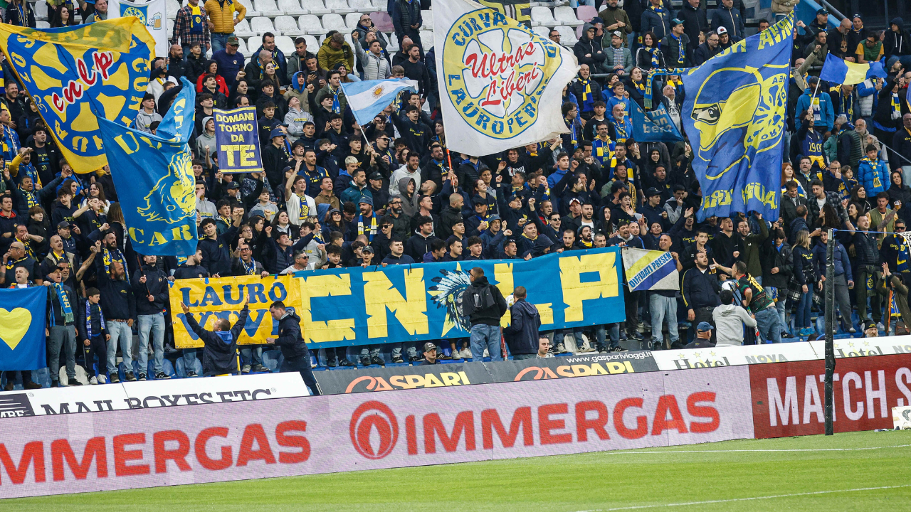 
	I tifosi della Carrarese a Reggio Emilia

