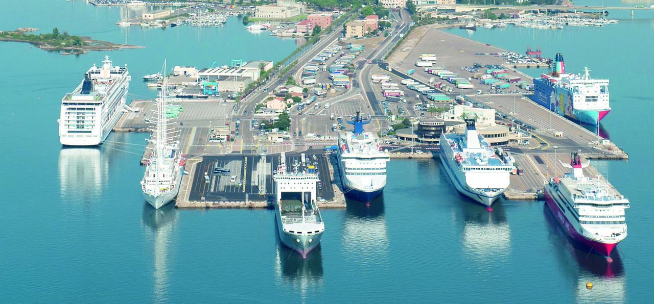 Caro carburante, allarme per le navi: tratte a rischio, costi dei biglietti in aumento – Le ipotesi