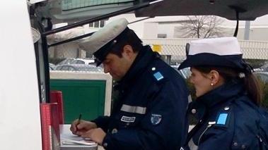 Barbiere abusivo scoperto dai vigili: pagherà maxi multa