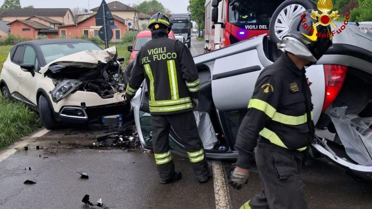 Scontro tra due auto a Zurco: due persone ferite