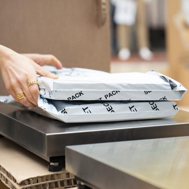 
	I pacchi di King Colis vengono venduti a peso

