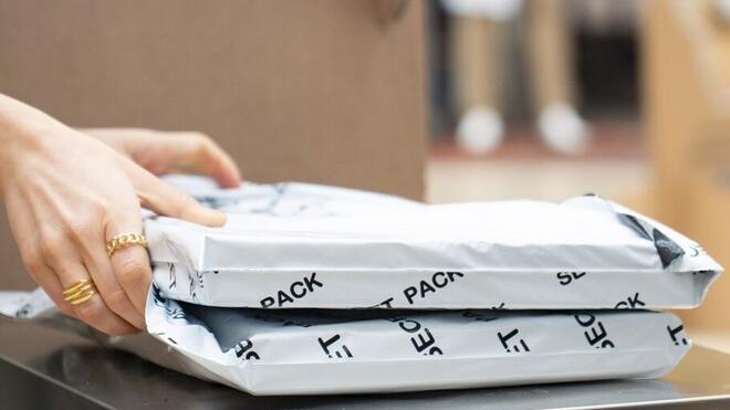 I pacchi di King Colis vengono venduti a peso