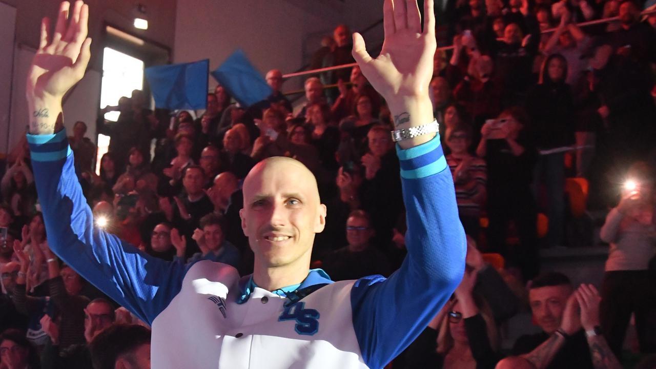 Polonara: «Vi spiego perché non mi sto allenando a Sassari». Ma Achi non deve giustificarsi – Che cosa è successo