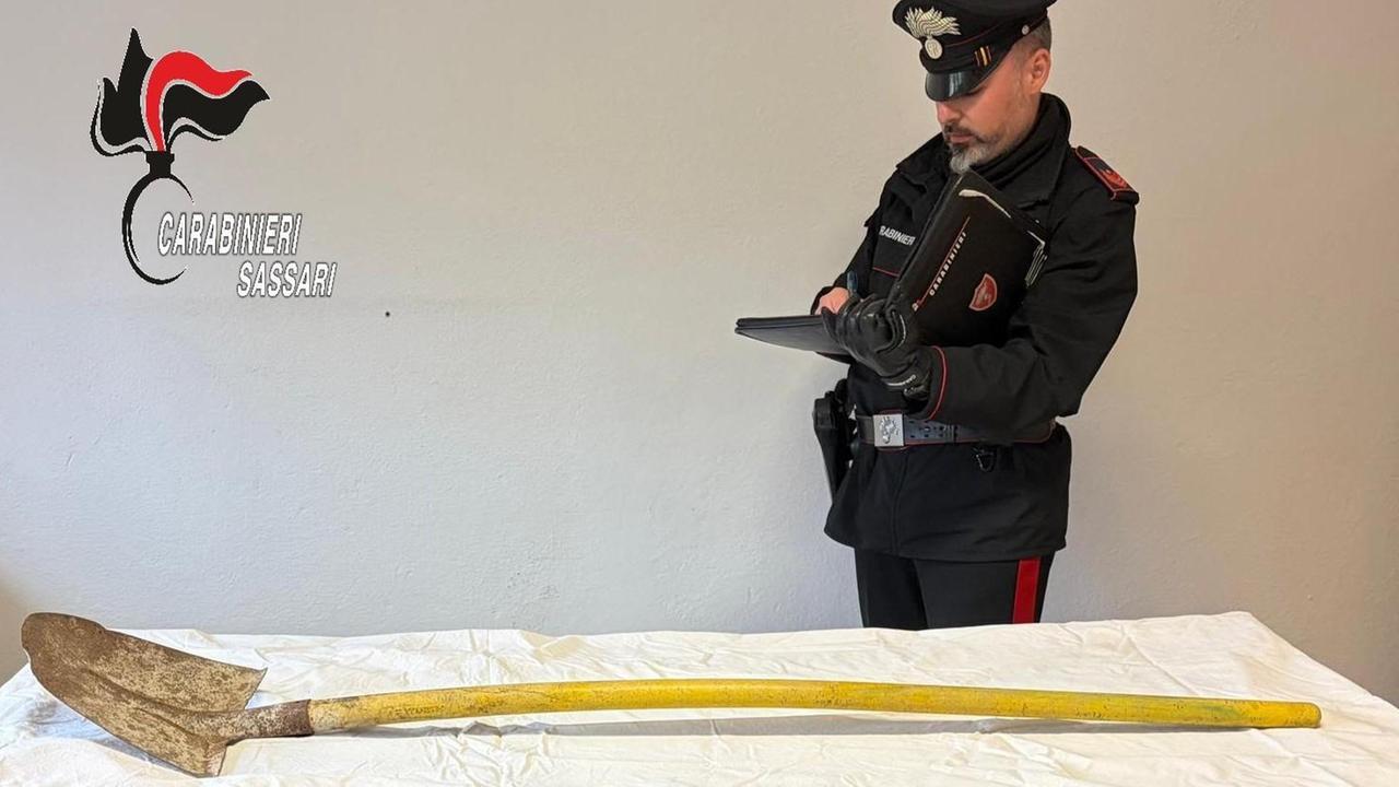 Nulvi, aggredisce il padre con una pala e lo colpisce alla testa: 33enne in carcere