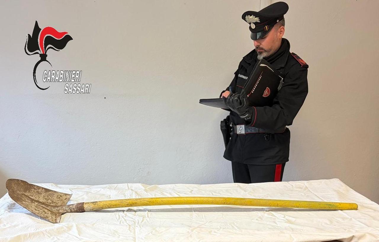 Nulvi, aggredisce il padre con la pala: il figlio 33enne incastrato dai medici del pronto soccorso – Ecco che cosa è successo