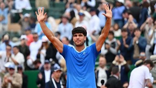 Alcaraz a Barcellona per ritrovare il feeling, battuto Virtanen 6-4 6-2: riprende la caccia al numero 1