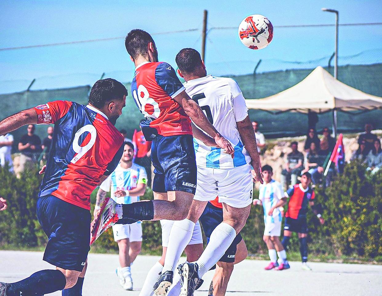 Invasione di campo e violenza negli spogliatoi: la trasferta amara di una squadra di calcio sassarese – Ecco che cosa è successo