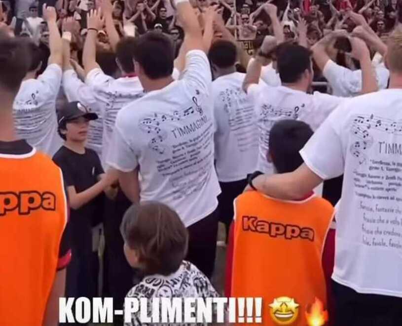 T’immagini da Lucca fino a Zocca: i “Kom-plimenti” social di Vasco