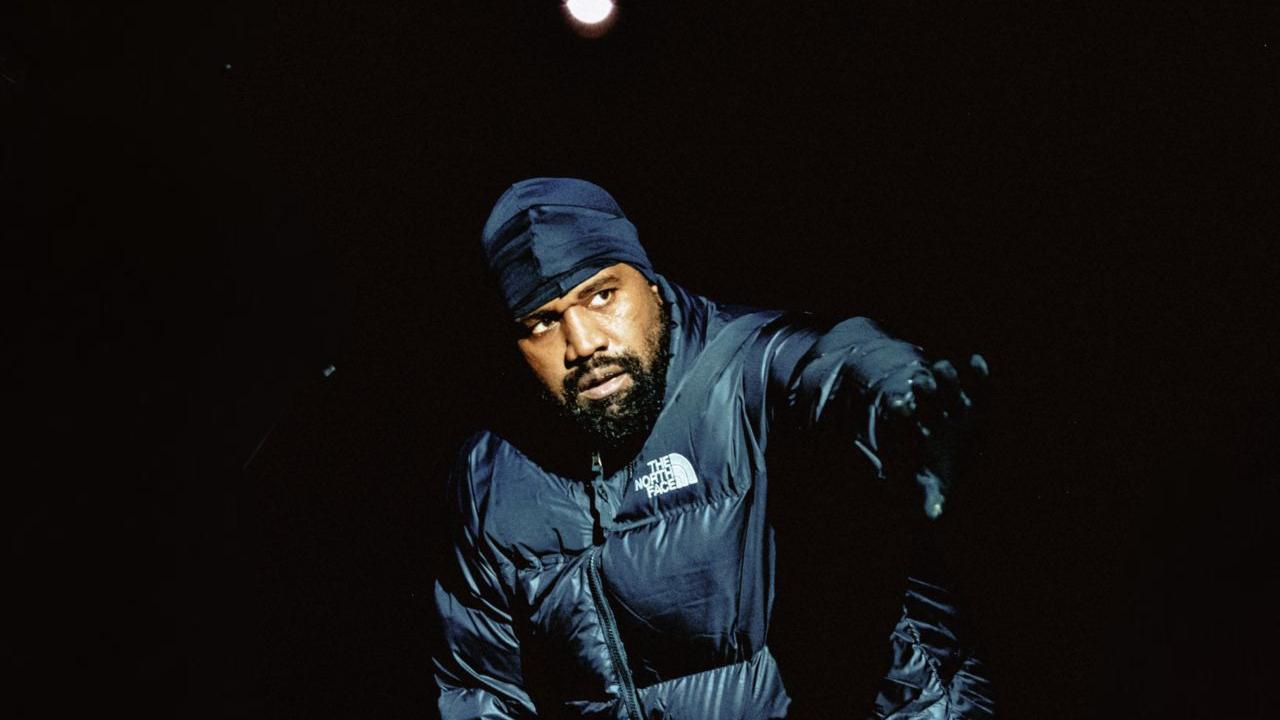 Dopo lo stop di Londra, Kanye West annuncia: «Rinvio il concerto di Marsiglia». L’artista atteso a Reggio Emilia a luglio