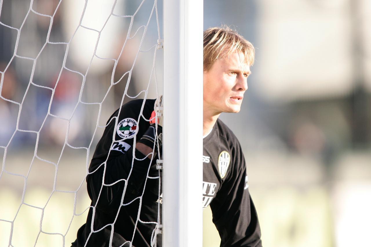 Calcio, morto l’ex portiere Alex Manninger: lo scontro fatale al passaggio a livello