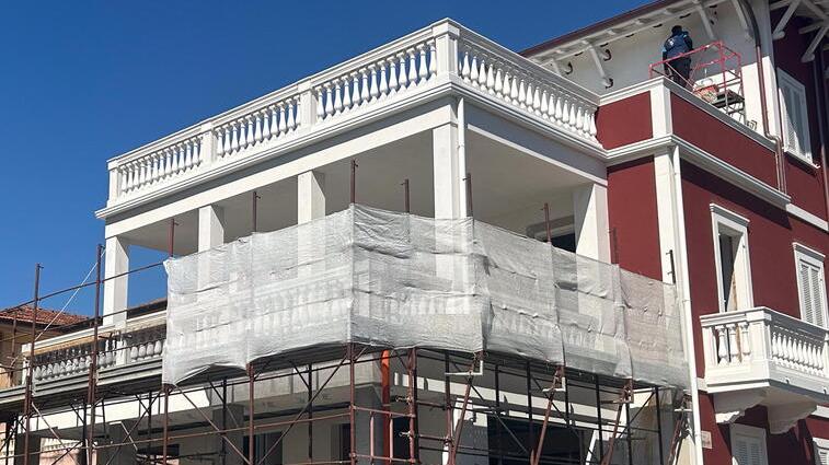 Lido di Camaiore, nuova vita per una “villa” che ha fatto la storia: da hotel ad appartamenti di lusso