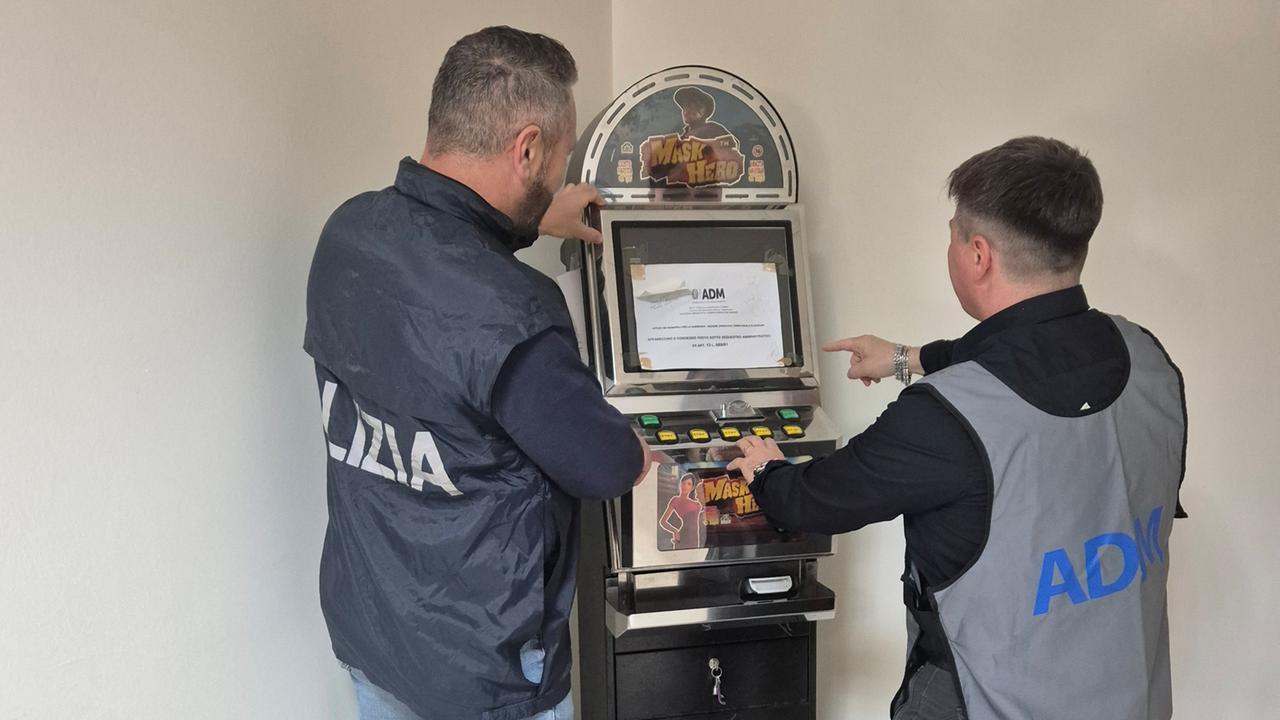 Slot machine irregolari: sanzionato un locale nel Sassarese