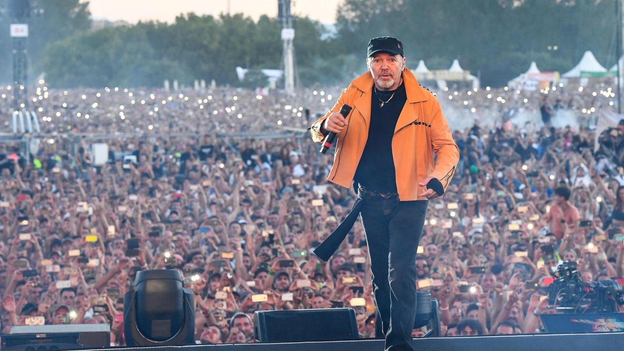 Vasco fa impazzire i fan: «Per i 50 anni di carriera un concerto da record. Obbiettivo? 500mila persone»