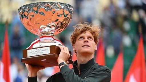 Sinner insegue i “Grandi Titoli”: sei settimane per entrare nella storia