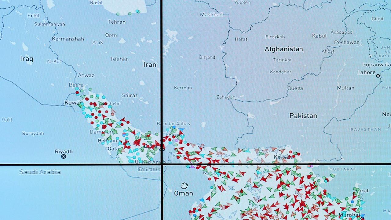 Lo stretto di Hormuz riaperto al traffico commerciale, l’annuncio dell’Iran: «Per tutta la durata della tregua in Libano»