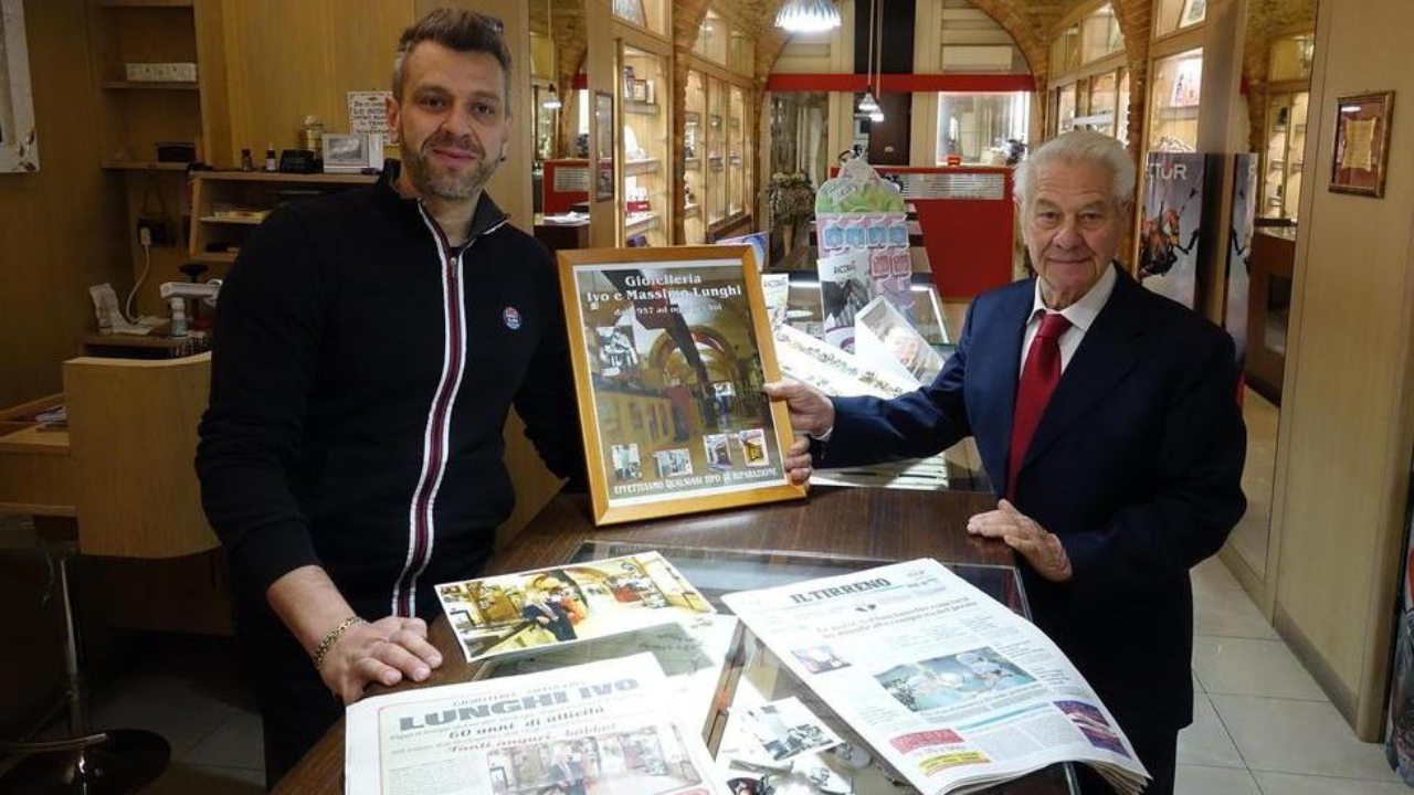 
	Ivo Lunghi, a destra, insieme al figlio Massimo&nbsp;

