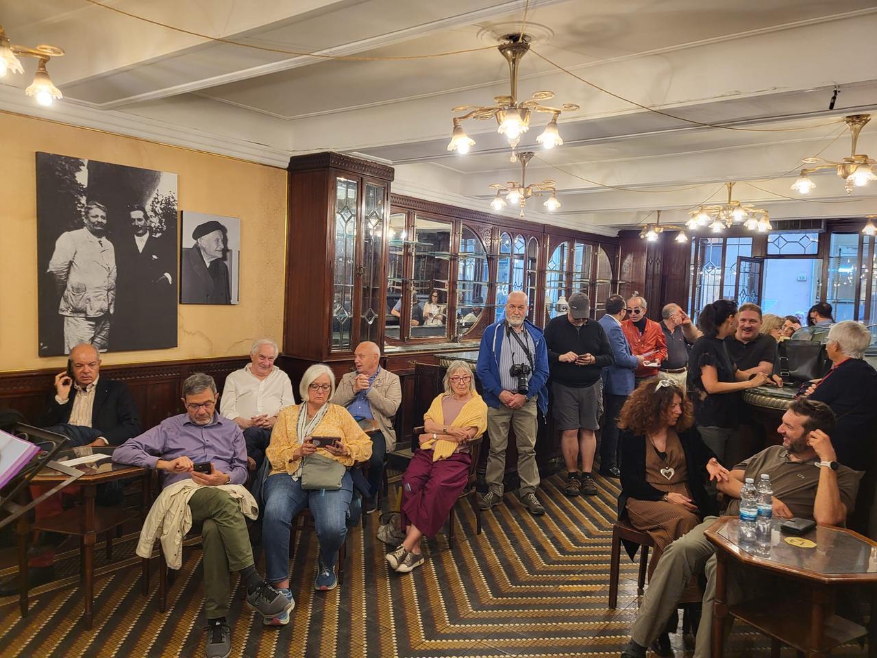 L’Antico Caffè Di Simo a Lucca riapre a suon di musica