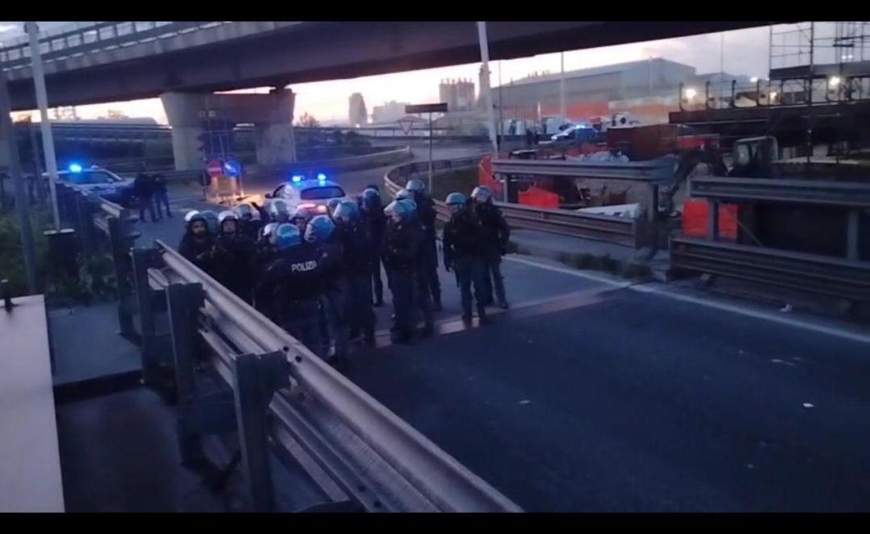 
	Un momento della protesta

