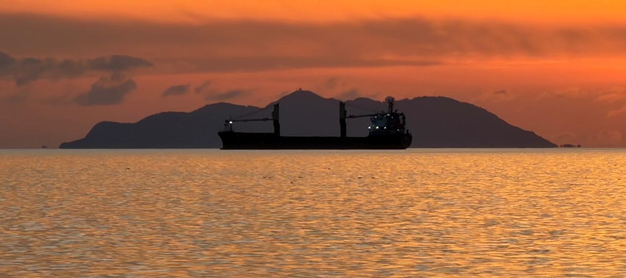 Livorno, profilo di donna in mare. Grazie a Luigi Di Costanzo