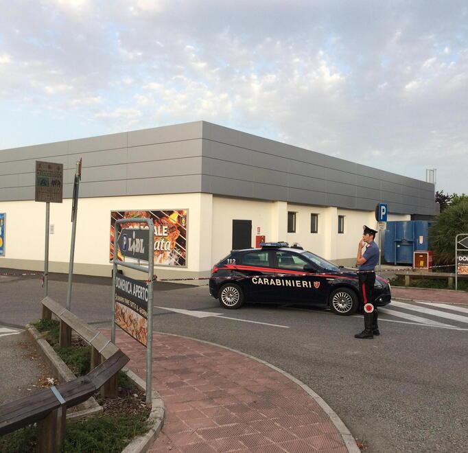 Cecina, l'accoltella dopo un lite per motivi sentimentali: chi è l'arrestato