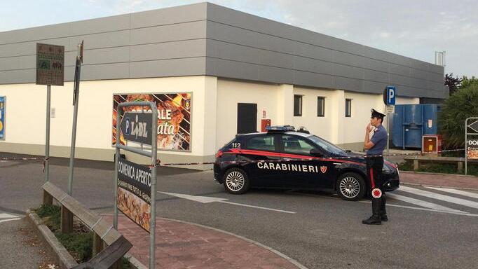 Cecina, l'accoltella dopo un lite per motivi sentimentali: chi è l'arrestato