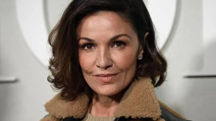 Nadia Farès morta a 57 anni, l’attrice francese era in coma dopo il malore in piscina