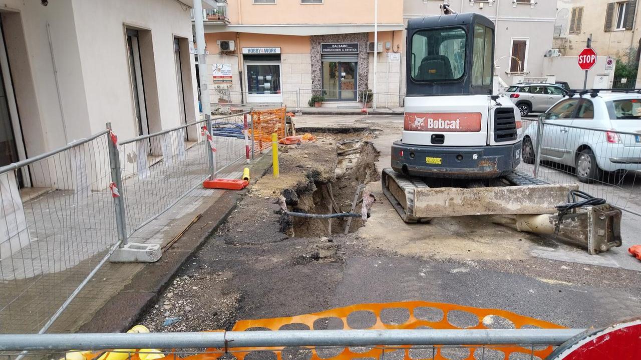 Sassari si prepara al caos, per due mesi chiudono viale Caprera e viale Mameli per i lavori Abbanoa: la mappa