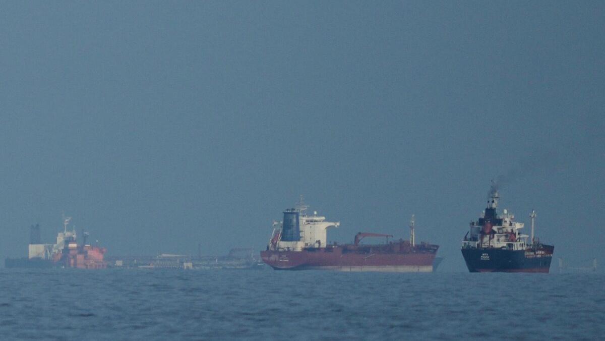 L'Iran richiude Hormuz. Da Trump stop ai raid in Libano: Netanyahu “scioccato”