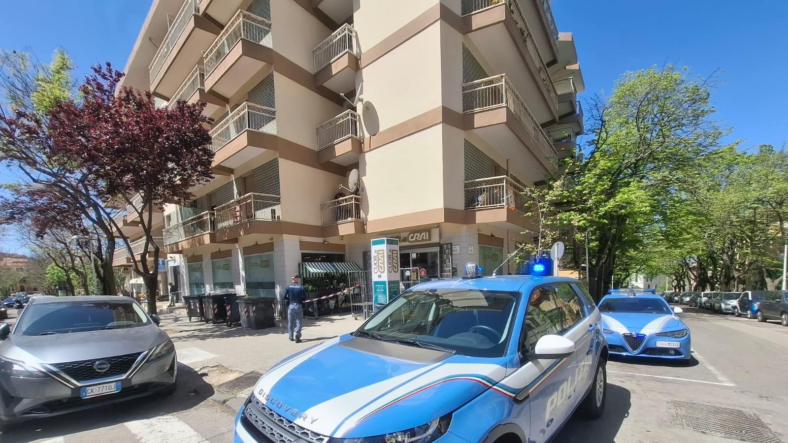 Sassari, bambino di 3 anni cade dal balcone di casa: portato in ospedale in gravi condizioni