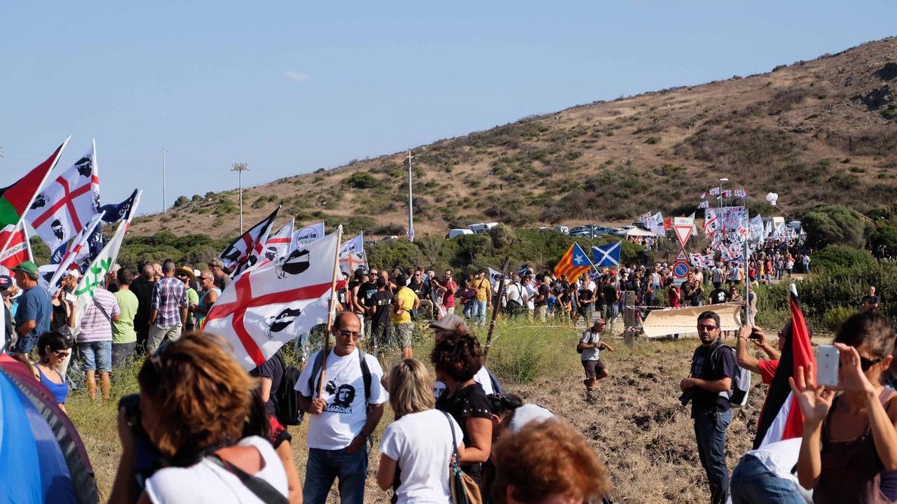 Servitù militari in Sardegna, Pigliaru e Scanu contro il ddl del Governo: «Atto arrogante, mobilitiamoci»