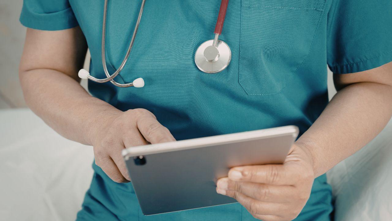 Fascicolo sanitario elettronico in Toscana: come funziona e perché è utile al cittadino. Quanti lo usano? «Il dato è da migliorare»