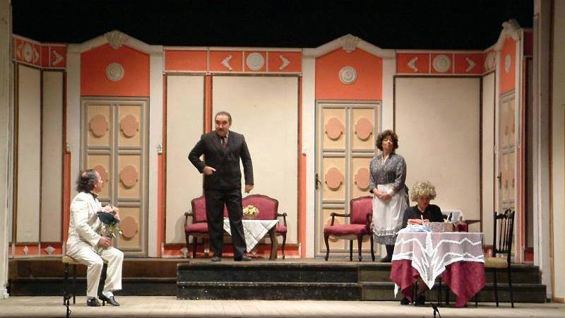 All’Astra di Sassari torna “A Chilivani si cambia”: classico in scena nel weekend