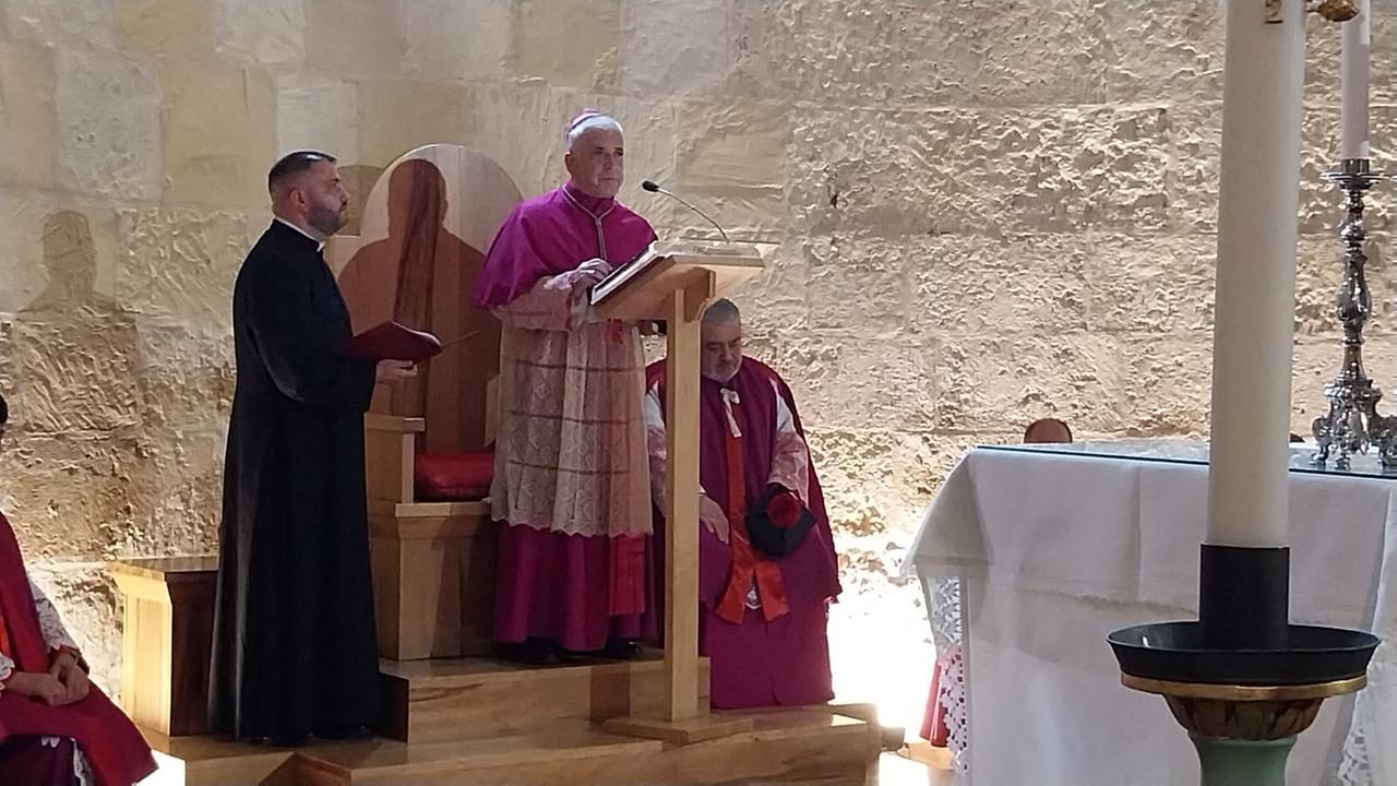 Porto Torres accoglie il nuovo arcivescovo Francesco Soddu, stasera la tappa a Sassari: gli orari e il programma – VIDEO