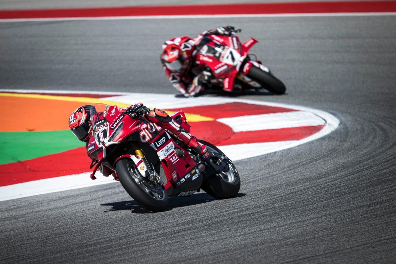 Superbike, pole e gara 1: Nicolò Bulega domina anche ad Assen