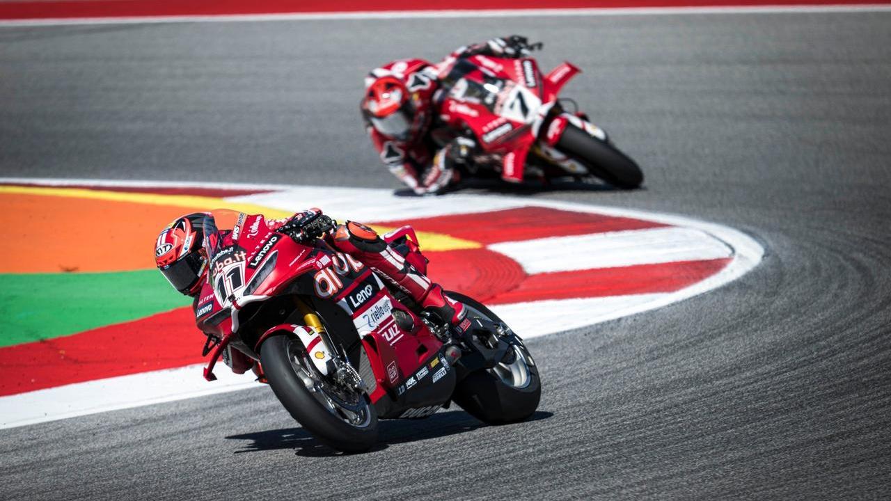 Superbike, pole e gara 1: Nicolò Bulega domina anche ad Assen