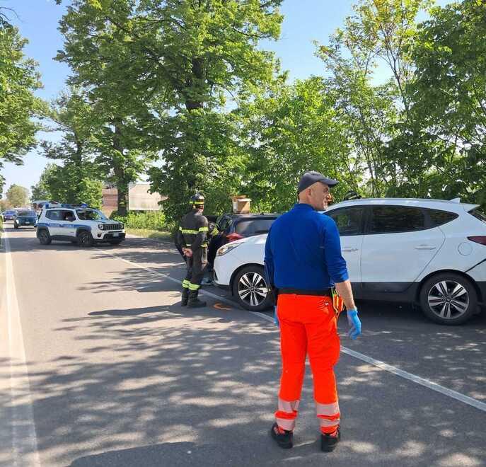 Carambola tra auto, ferito un bimbo di otto anni