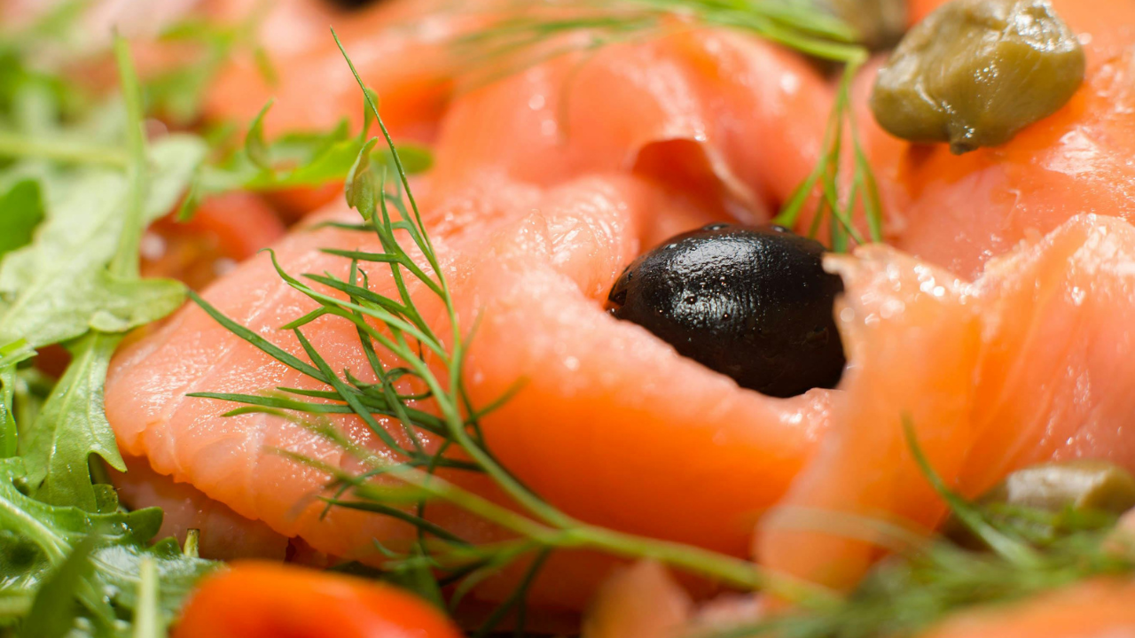 Salmone affumicato ritirato dai supermercati: il lotto e il rischio per la salute