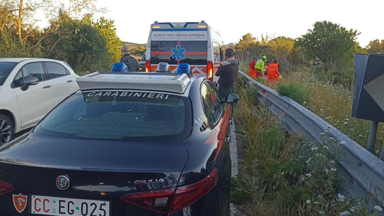 Con la moto contro il guardrail, gravissimo un giovane di 29 anni: interviene l’elisoccorso