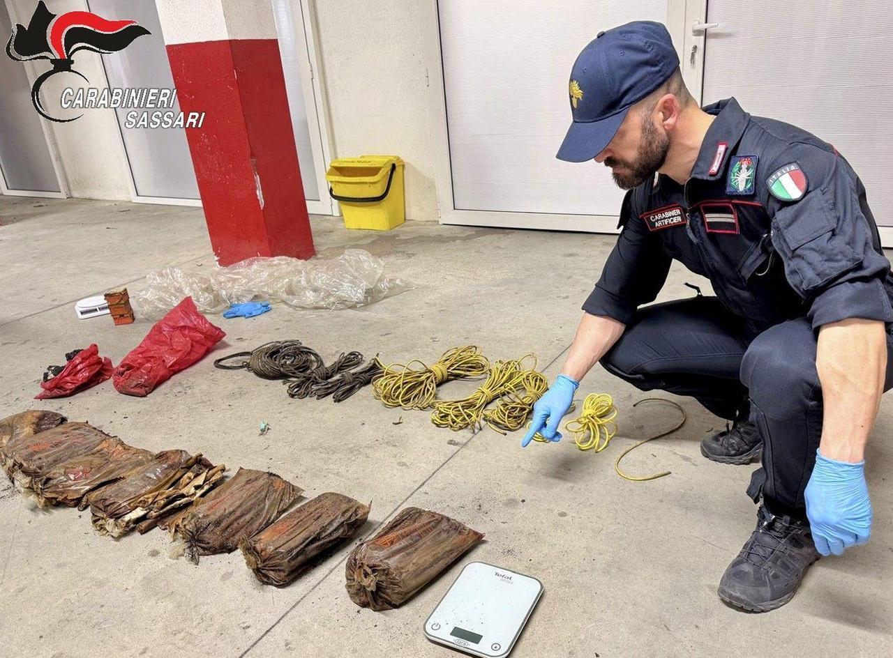 Allarme nelle campagne galluresi: trovato materiale esplosivo