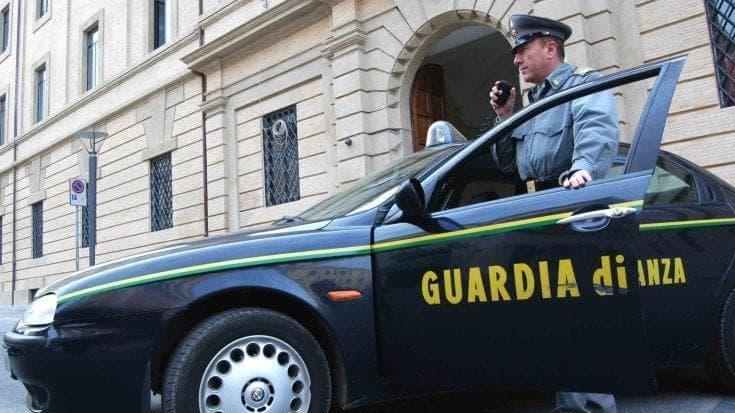 La Finanza scopre una truffa sull’Iva da 143 milioni di euro realizzata tra Prato e Milano