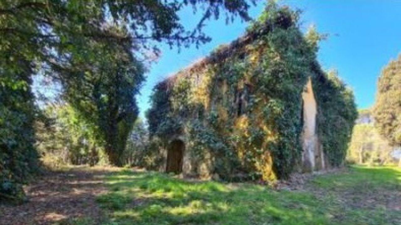 Lucca, eredità tra contese e misteri: ora l’antico maniero è all’asta